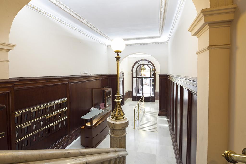 Apartments Barcelona & Home Deco Centro Bagian luar foto